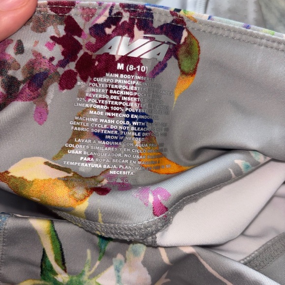 Avia Floral Multicolor Capri Leggings - Picture 2 of 2